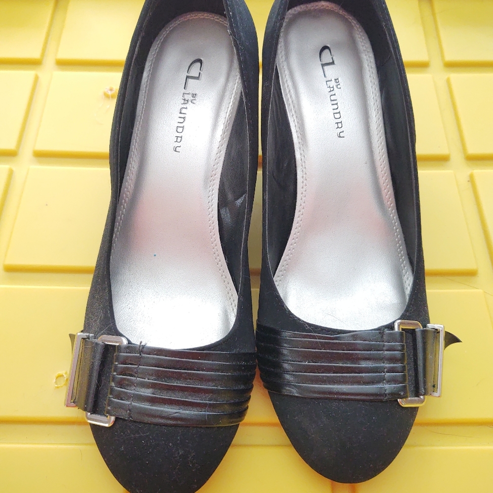Black Wedges